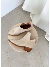 Жіночі замшеві черевики козаки (хутро) бежевого кольору 34930