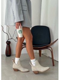 Жіночі замшеві черевики козаки (байка) бежевого кольору 34931