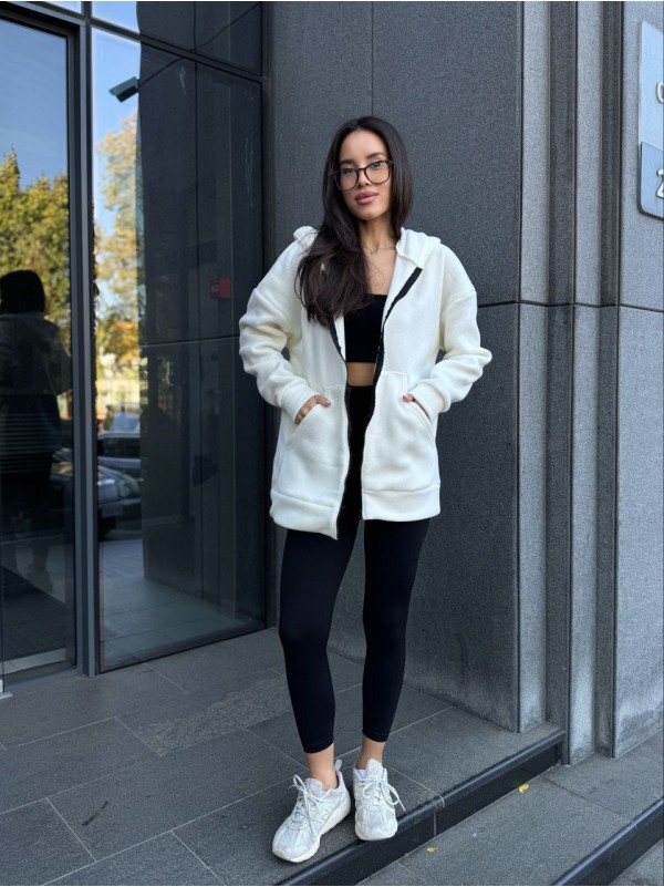 Жіноча тепла кофта на змiйцi вiльного крою молочного кольору 34937