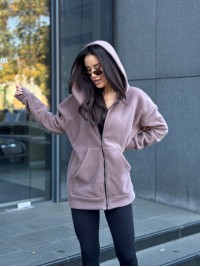 Жіноча тепла кофта на змiйцi вiльного крою кавового кольору 34940