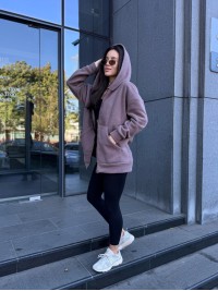 Жіноча тепла кофта на змiйцi вiльного крою кавового кольору 34940