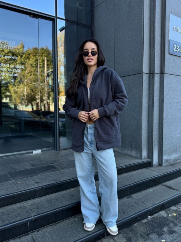 Жіноча тепла кофта на змiйцi вiльного крою графiтового кольору 34941