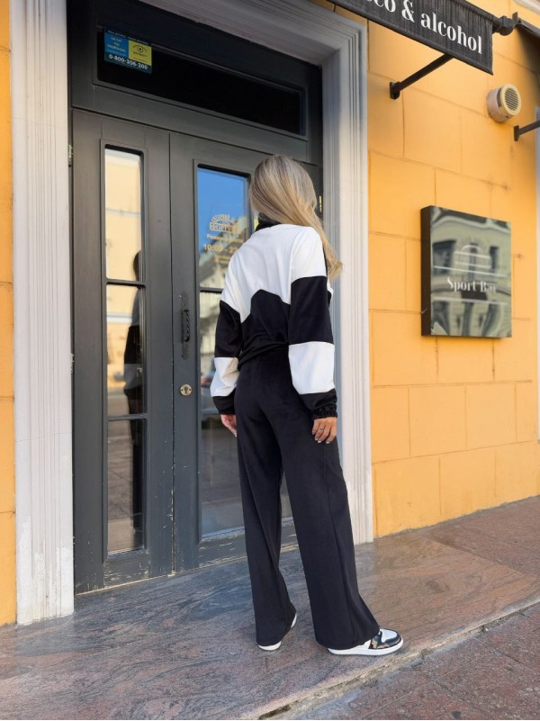 Жіночий велюровий костюм на змiйцi чорного кольору 34951