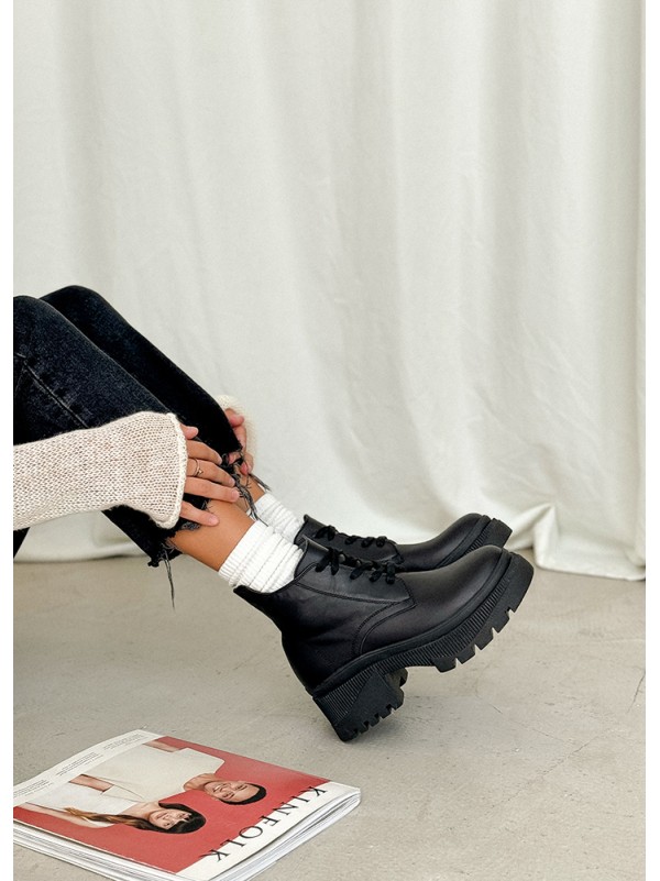 Жіночі шкіряні черевики на підборах (байка) чорного кольору 34969