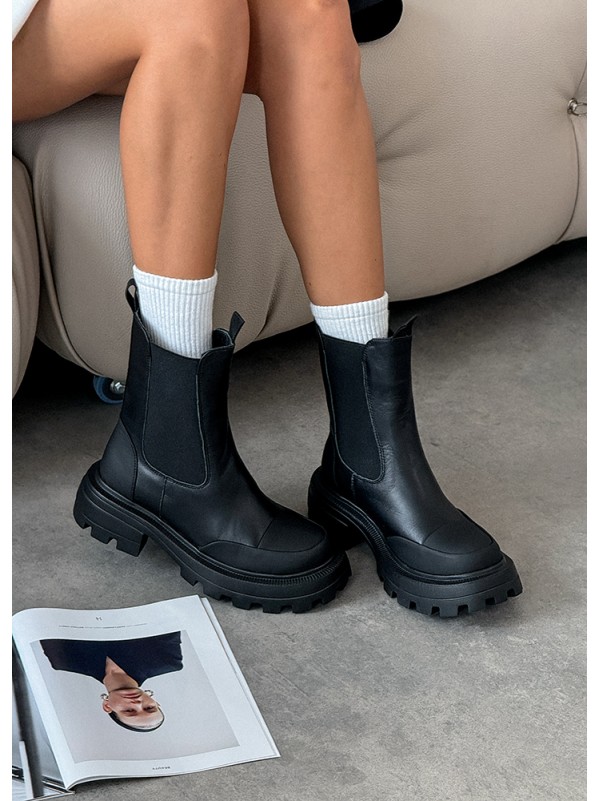 Жіночі шкіряні черевики з резинкою (байка) чорного кольору 34972