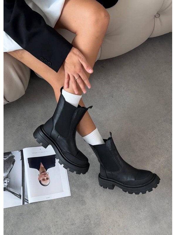 Жіночі шкіряні черевики з резинкою (байка) чорного кольору 34972