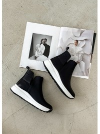 Черевики жіночі шкіряні з білою підошвою (байка) чорного кольору 34973