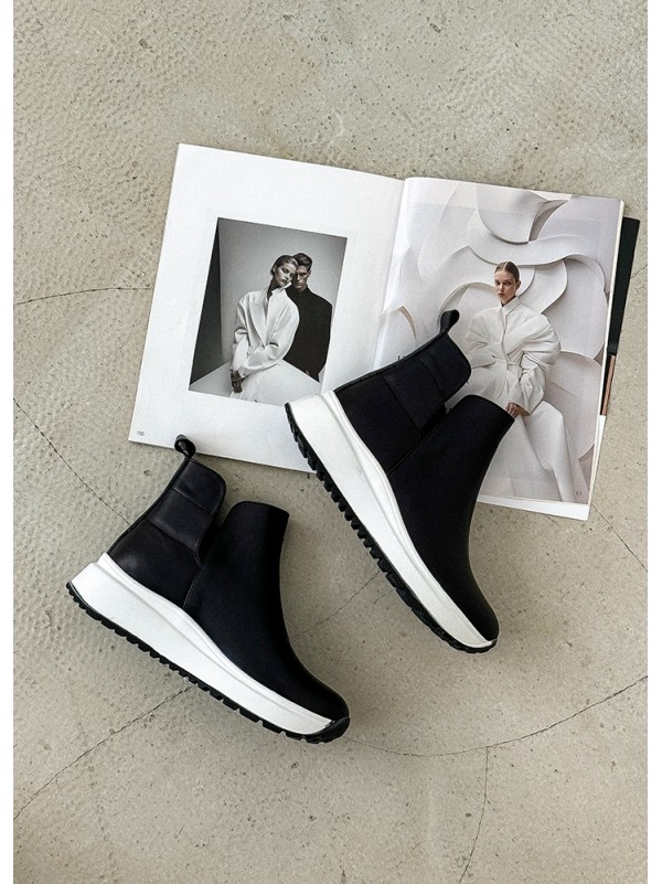 Черевики жіночі шкіряні з білою підошвою (байка) чорного кольору 34973