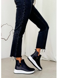 Черевики жіночі шкіряні з білою підошвою (хутро) чорного кольору 34974