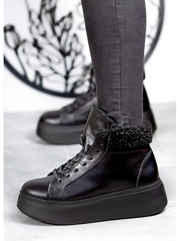 Жіночі шкіряні черевики Тедді (цигейка) чорного кольору 34979