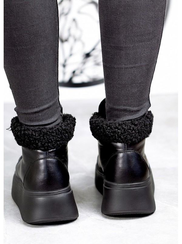 Жіночі шкіряні черевики Тедді (цигейка) чорного кольору 34979