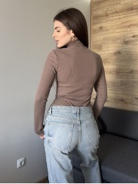 Теплий однотонний боді в рубчик кавового кольору 35011