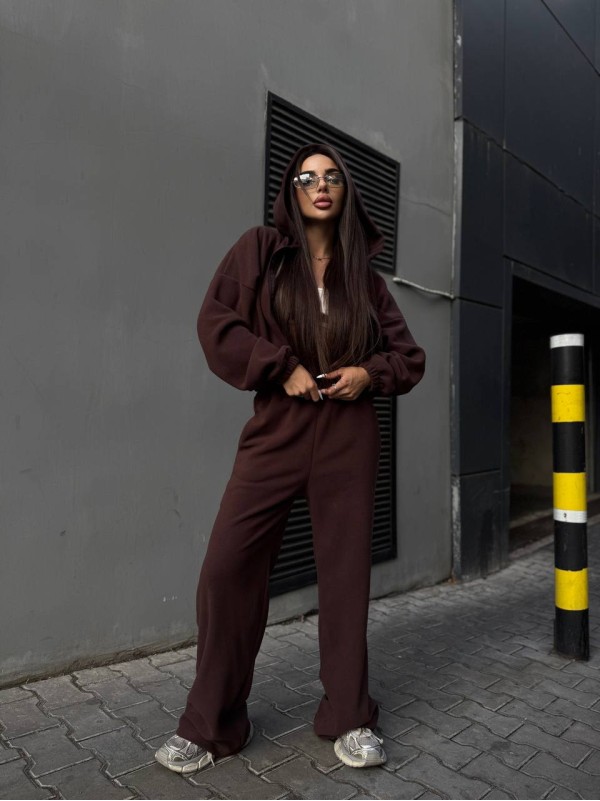 Жіночий флiсовий костюм коричневого кольору 35019