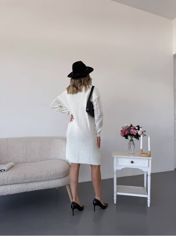 В'язана сукня з ажурними рукавами молочного кольору 35029