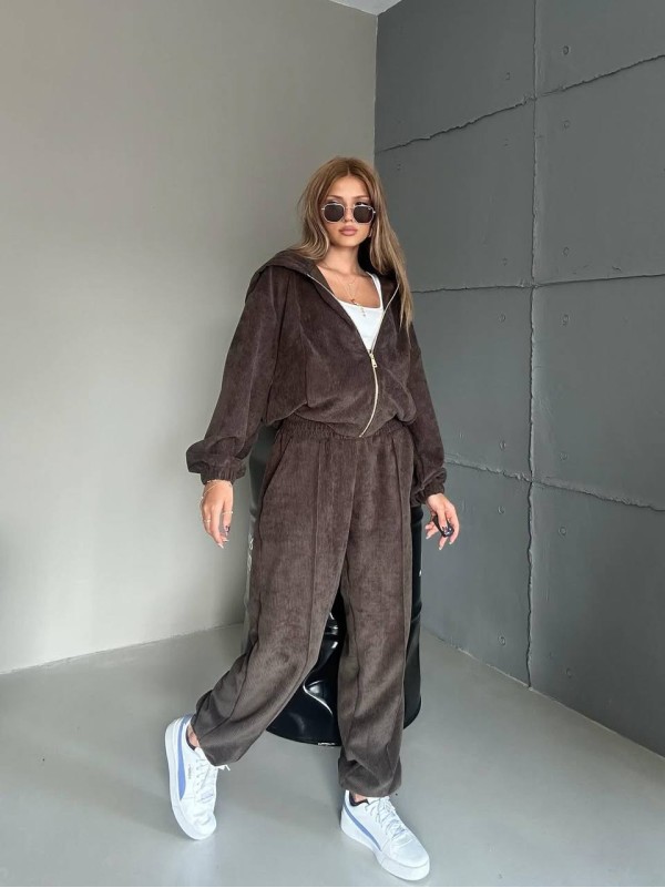 Вельветовий спортивний костюм кавового кольору 35030