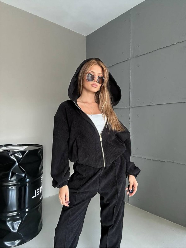 Вельветовий спортивний костюм чорного кольору 35032