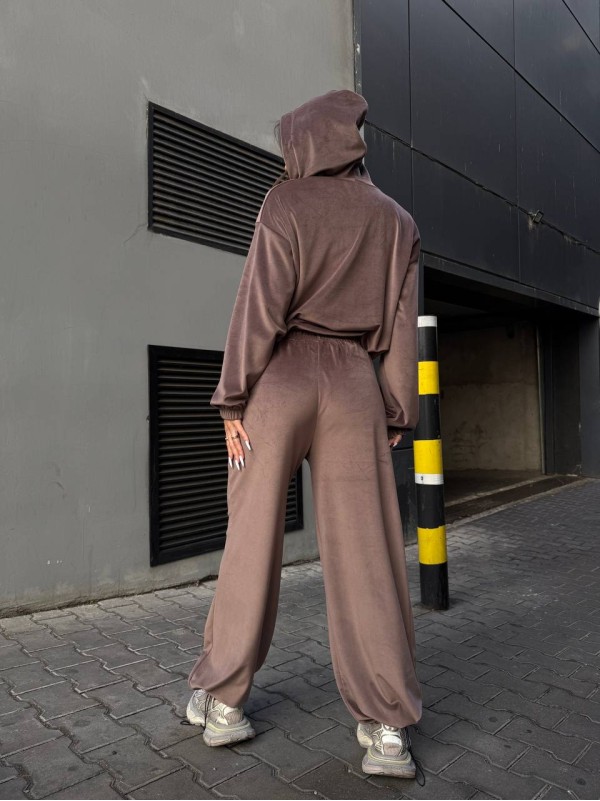 Велюровий жіночий костюм на блискавці кавового кольору 35033