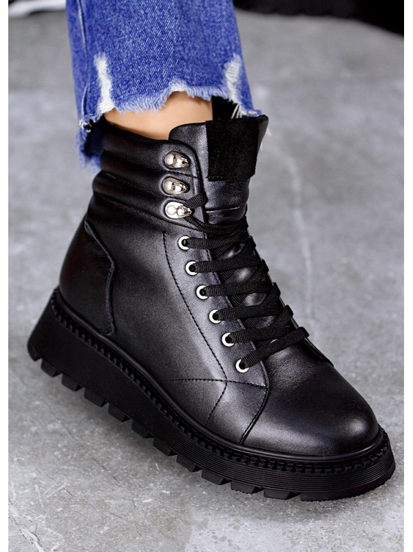 Жіночі черевики натуральна шкіра на шнурівці (байка) чорного кольору 35036