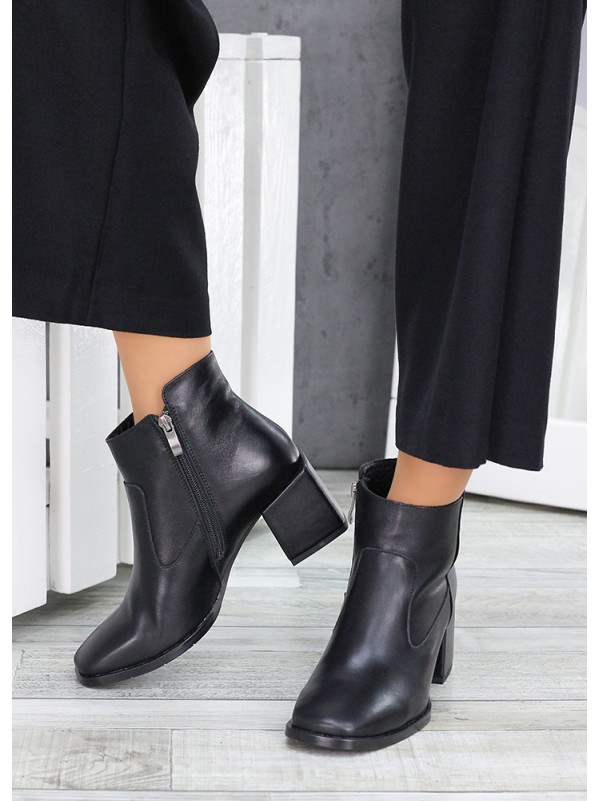 Жіночі шкіряні черевики на каблуку (байка) чорного кольору 35039