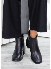 Жіночі шкіряні черевики на каблуку (байка) чорного кольору 35039