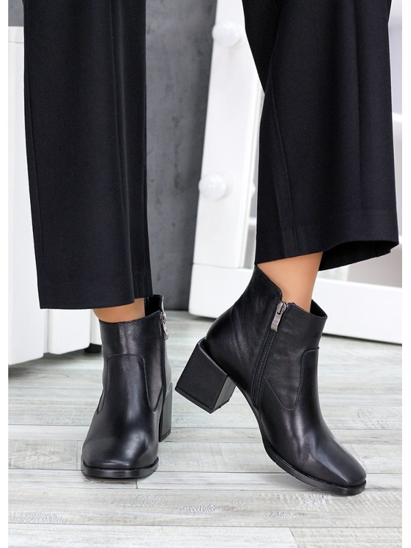 Жіночі шкіряні черевики на каблуку (байка) чорного кольору 35039