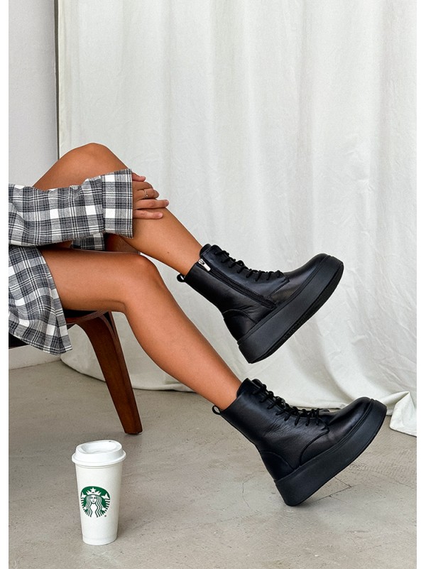 Жіночі шкіряні черевики на шнуровці (байка) чорного кольору 35040