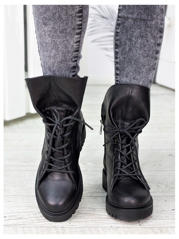 Жіночі шкіряні черевики на шнуровці (байка) чорного кольору 35044