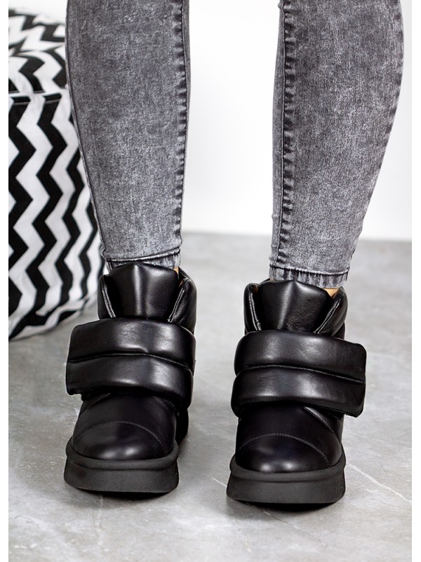 Жіночі шкіряні черевики на липучці (байка) чорного кольору 35049