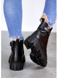 Жіночі шкіряні тракторні черевики (байка) чорного кольору 35052