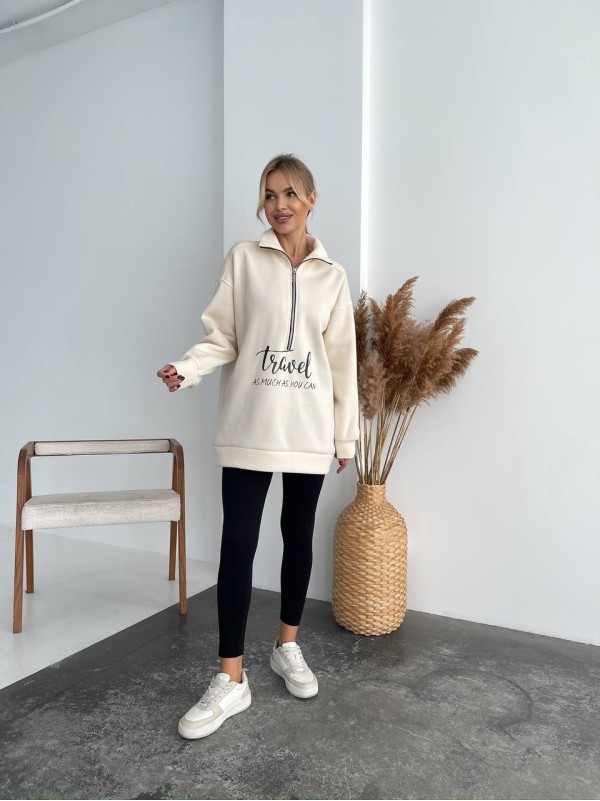 Жіночий подовжений світшот на флiсi молочного кольору 35057