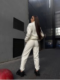 Жіночий костюм флісовий молочного кольору 35105