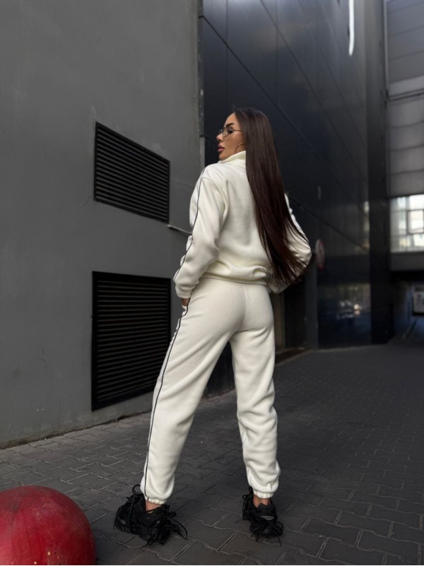 Жіночий костюм флісовий молочного кольору 35105