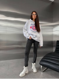 Жіноче худі вільного крою з написом сiрого кольору 35106