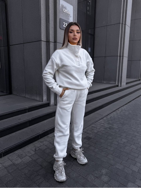 Жіночий теплий костюм на кнопках молочного кольору 35113