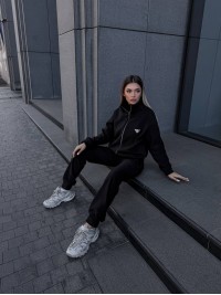 Жіночий теплий костюм на змiйцi чорного кольору 35122