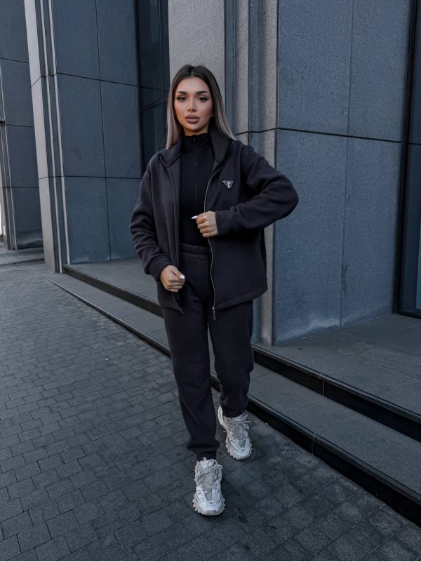 Жіночий теплий костюм на змiйцi графiтового кольору 35123