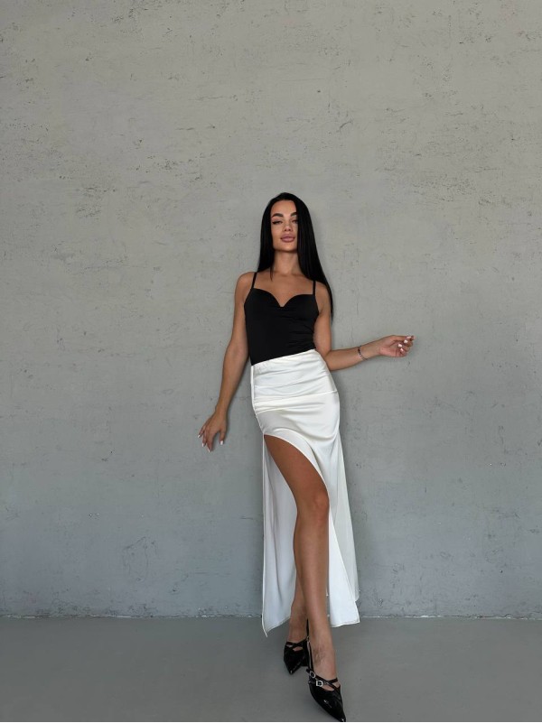 Довга шовкова спідниця з розрiзом молочного кольору 35127