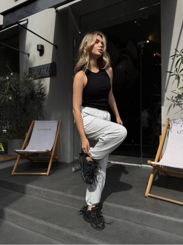 Жiночi спортивнi штани вiльного крою сiрого кольору 35129