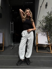 Жiночi спортивнi штани вiльного крою сiрого кольору 35129