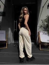 Жiночi спортивнi штани вiльного крою бежевого кольору 35132