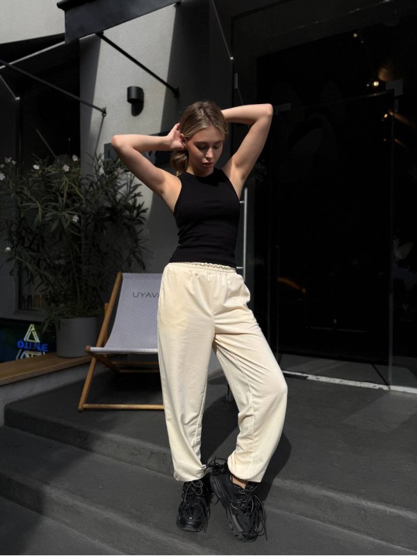 Жiночi спортивнi штани вiльного крою бежевого кольору 35132