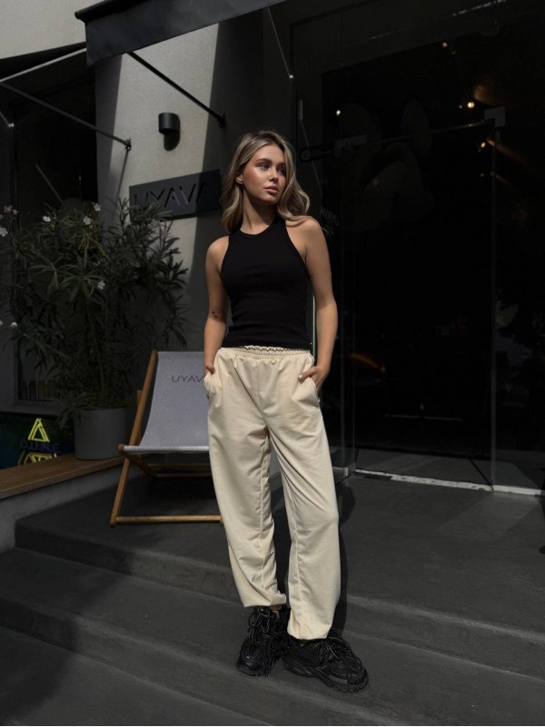 Жiночi спортивнi штани вiльного крою бежевого кольору 35132