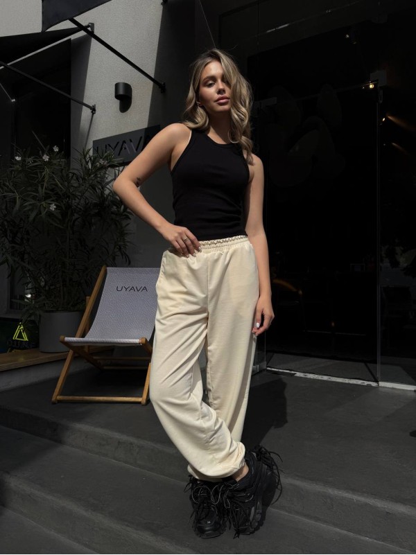 Жiночi спортивнi штани вiльного крою бежевого кольору 35132