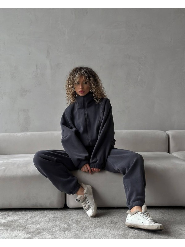 Жіночий теплий костюм на змiйцi графiтового кольору 35134