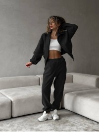 Жіночий теплий костюм на змiйцi чорного кольору 35135