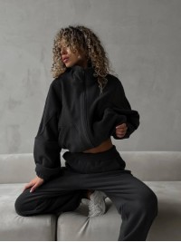 Жіночий теплий костюм на змiйцi чорного кольору 35135