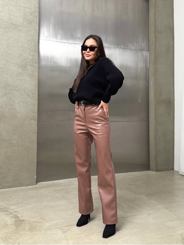 Жіночі шкірянi штани кльош на флiсi кавового кольору 35143