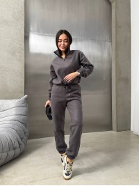 Жіночий теплий костюм графiтового кольору 35145