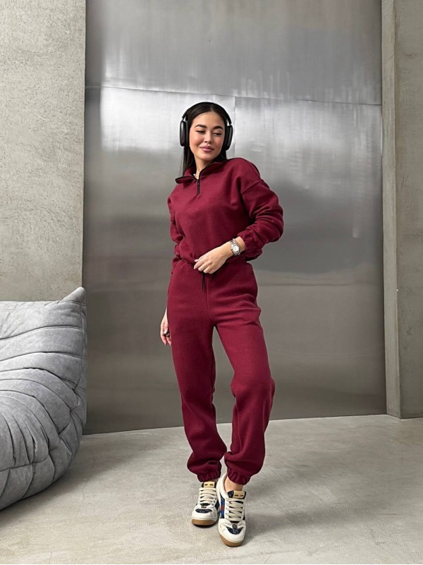 Жіночий теплий костюм бордового кольору 35146