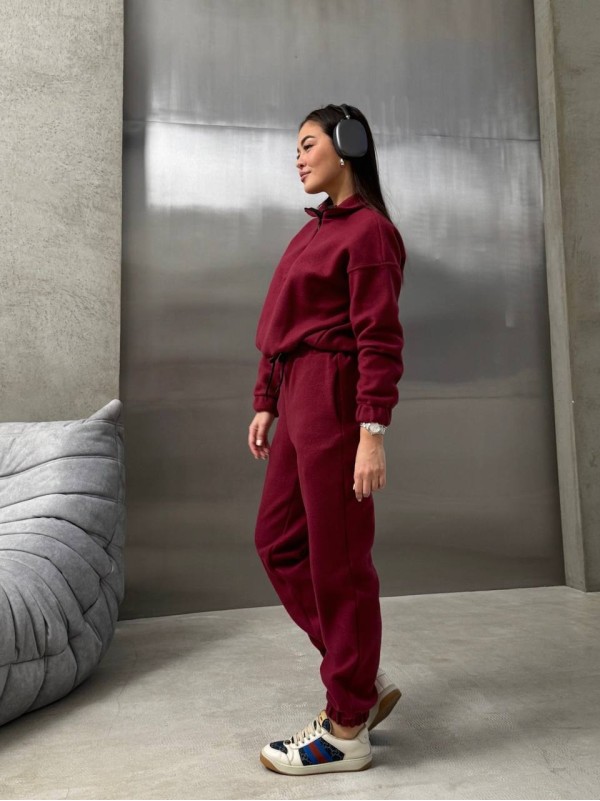 Жіночий теплий костюм бордового кольору 35146